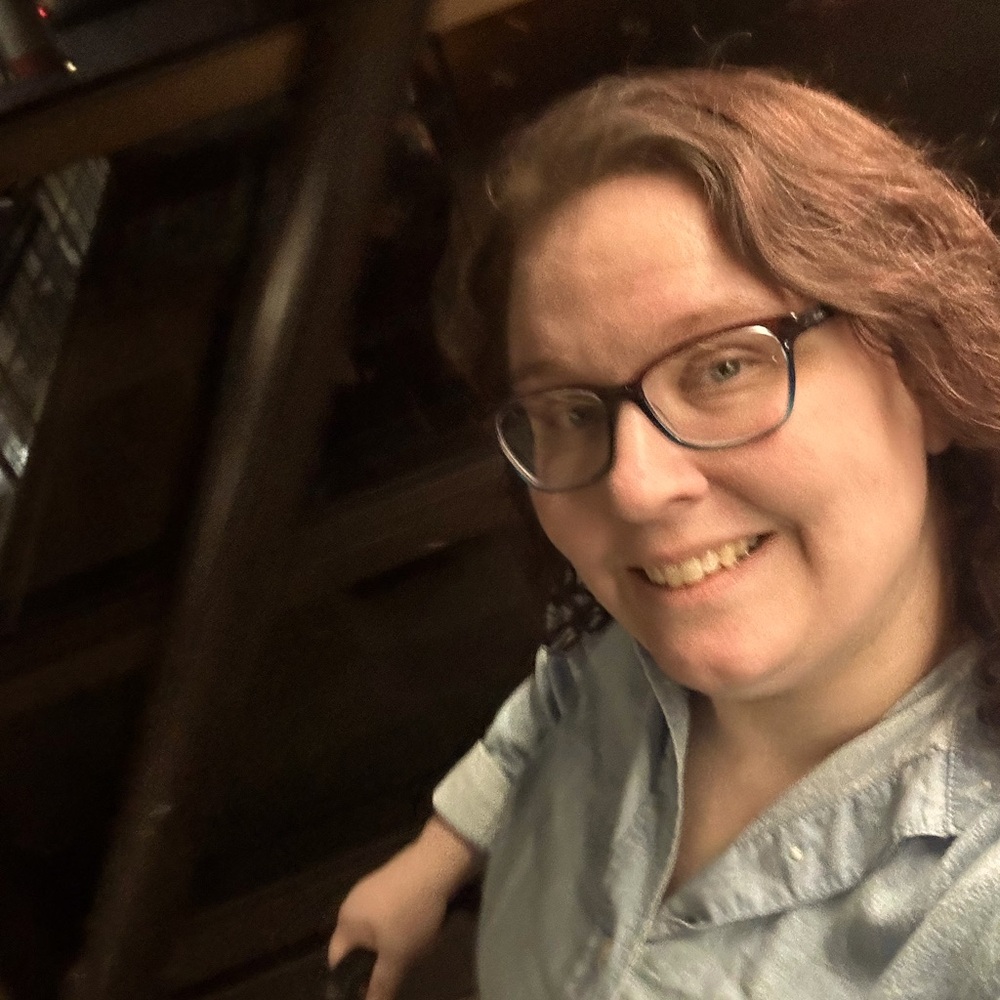 Meet your Posher, Mara